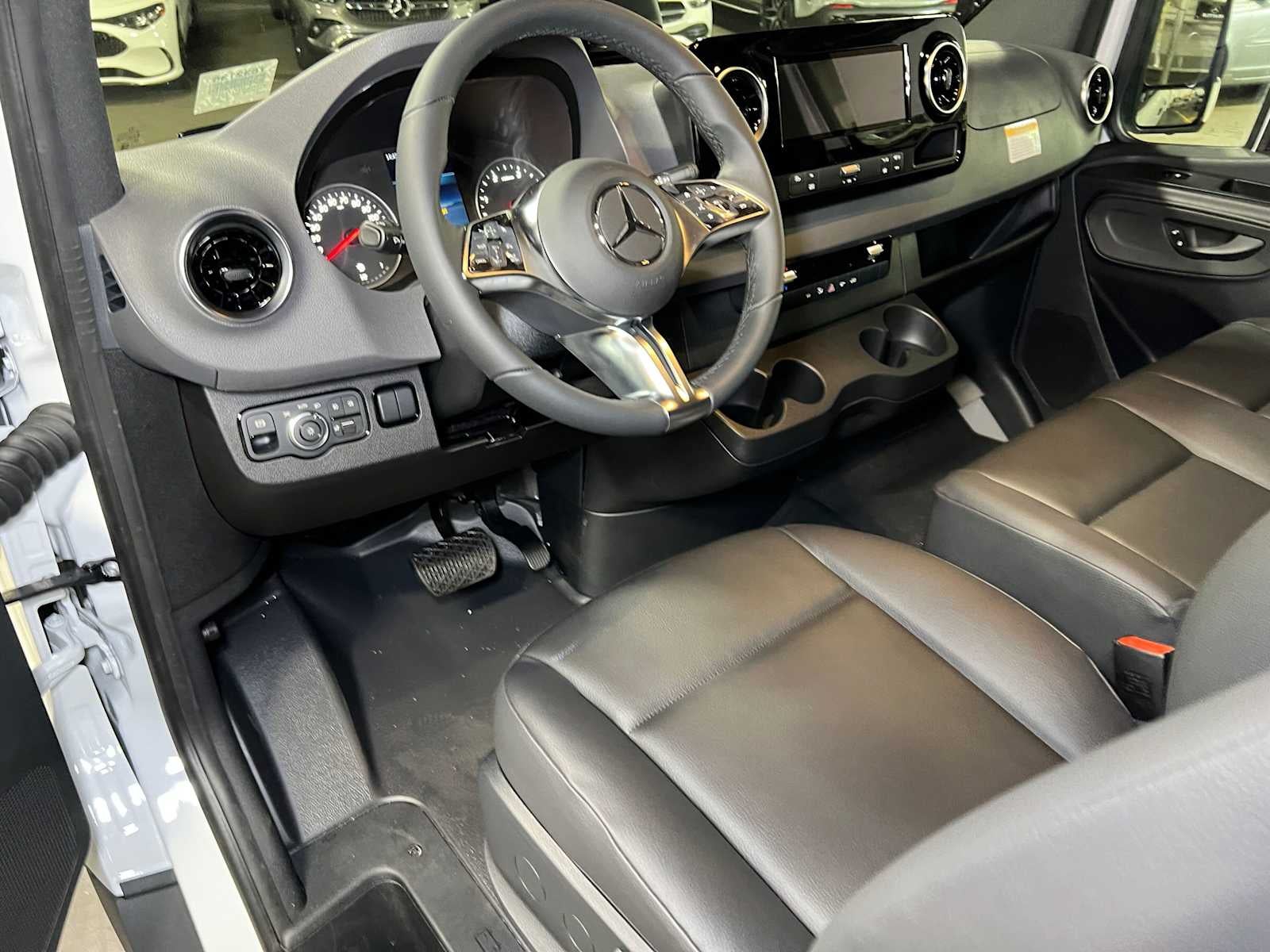 2026 Mercedes-Benz Sprinter Cargo 2500 Standard Roof I4 Diesel 144 RWD