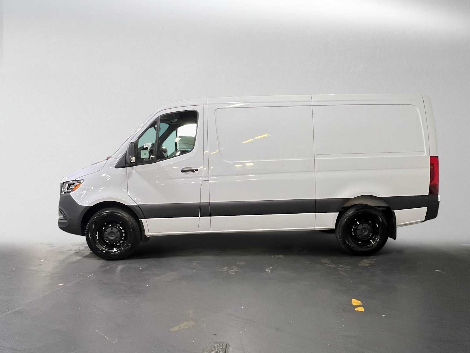 2026 Mercedes-Benz Sprinter Cargo 2500 Standard Roof I4 Diesel 144 RWD