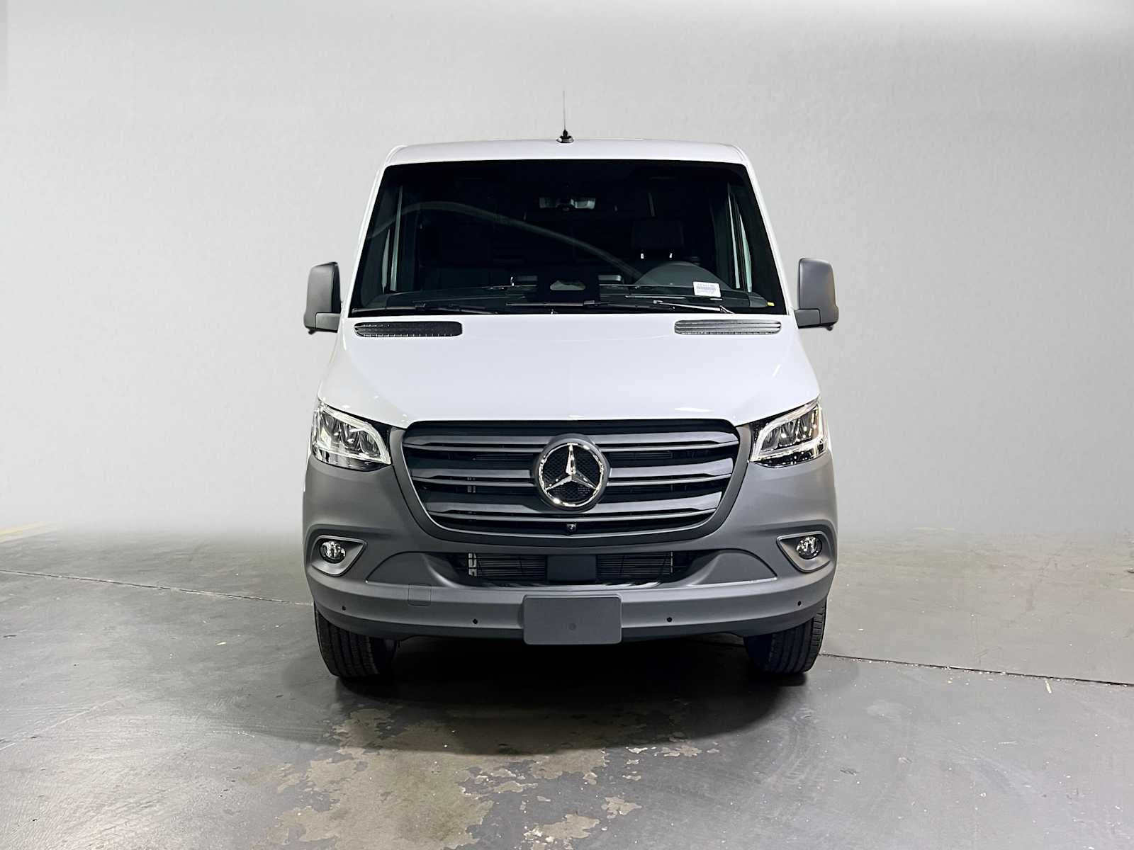 2026 Mercedes-Benz Sprinter Cargo 2500 Standard Roof I4 Diesel 144 RWD