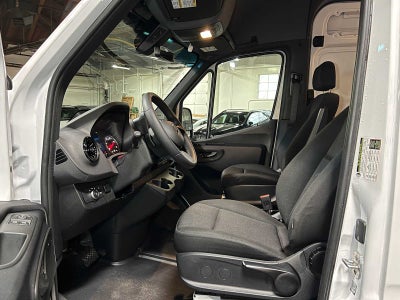 2025 Mercedes-Benz Sprinter Cargo Van 2500 Standard Roof I4 Diesel 144 RWD