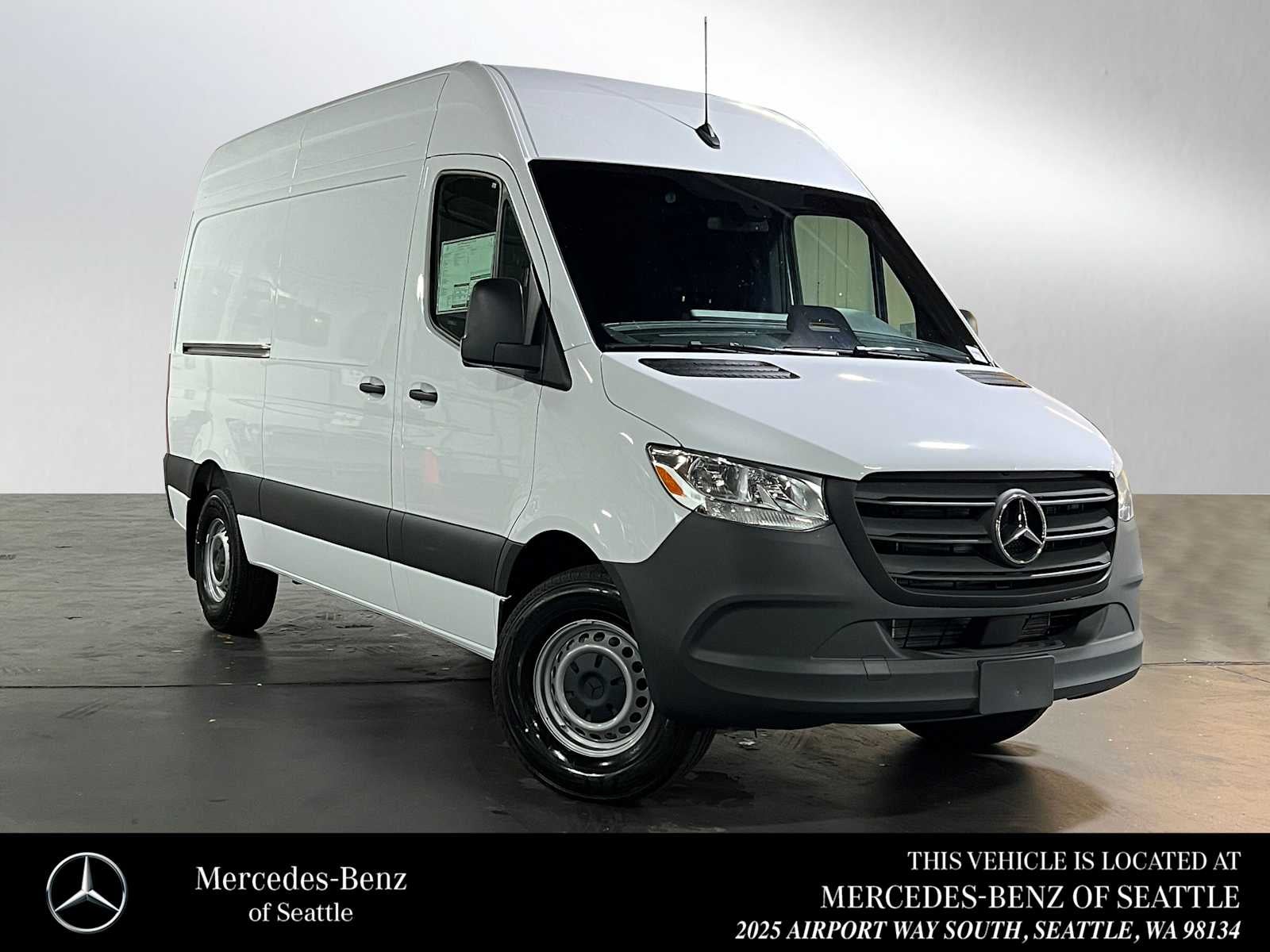 2025 Mercedes-Benz Sprinter Cargo Van 2500 Standard Roof I4 Diesel 144" RWD