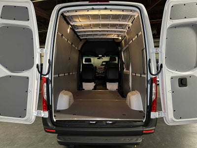 2025 Mercedes-Benz Sprinter Cargo Van 2500 Standard Roof I4 Diesel 144" RWD