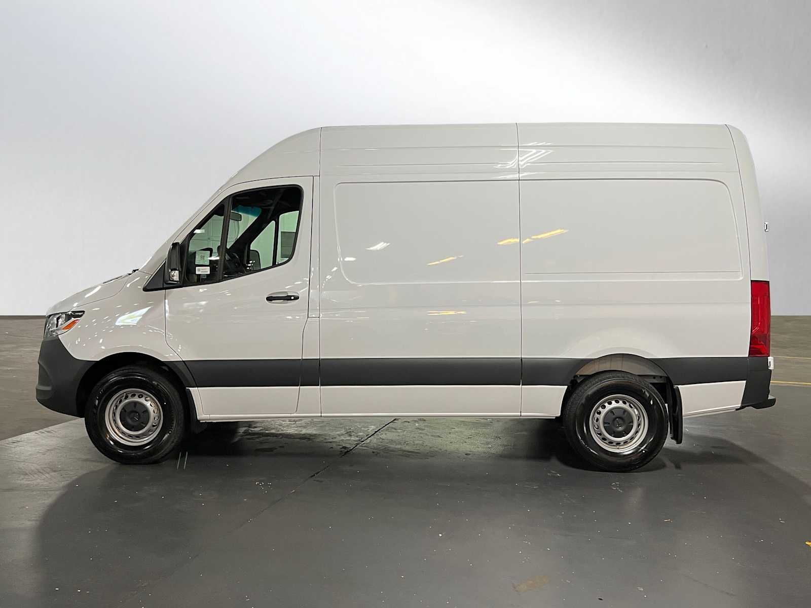 2025 Mercedes-Benz Sprinter Cargo Van 2500 Standard Roof I4 Diesel 144" RWD