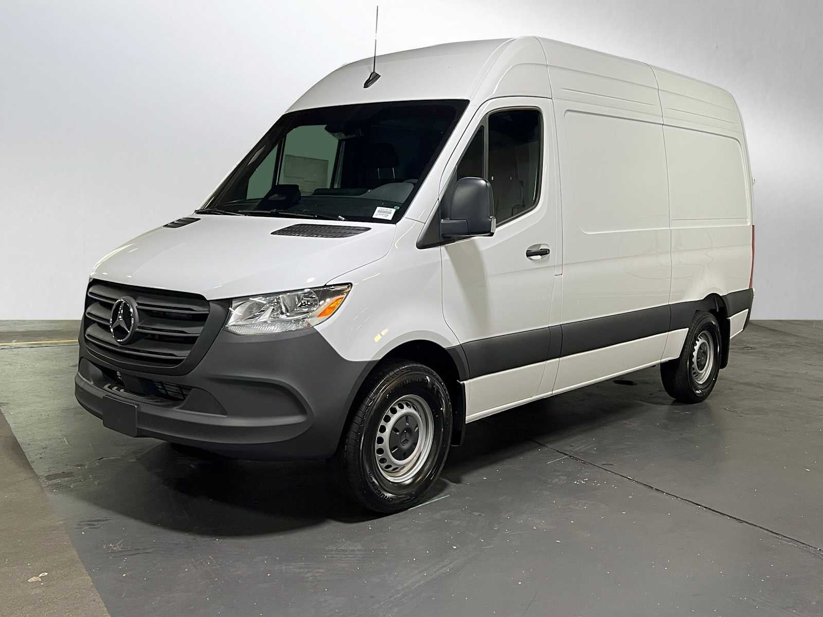 2025 Mercedes-Benz Sprinter Cargo Van 2500 Standard Roof I4 Diesel 144" RWD