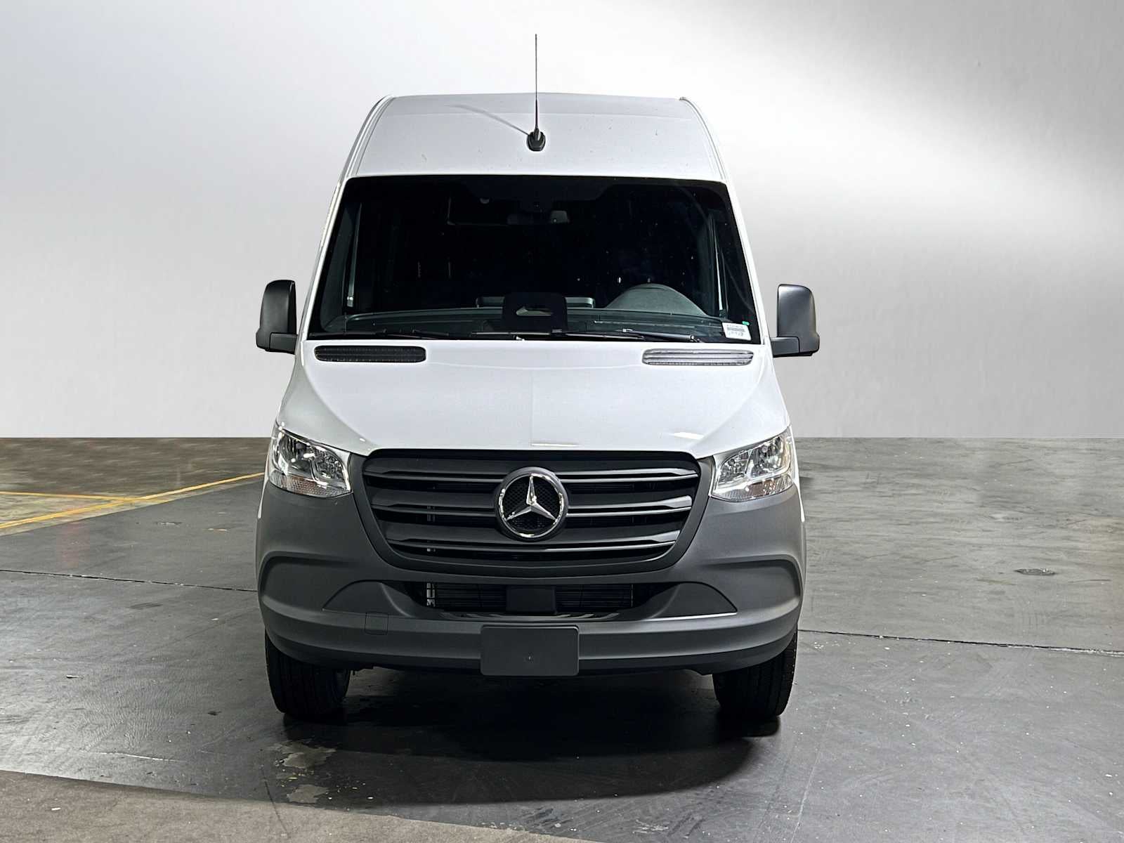 2025 Mercedes-Benz Sprinter Cargo Van 2500 Standard Roof I4 Diesel 144" RWD