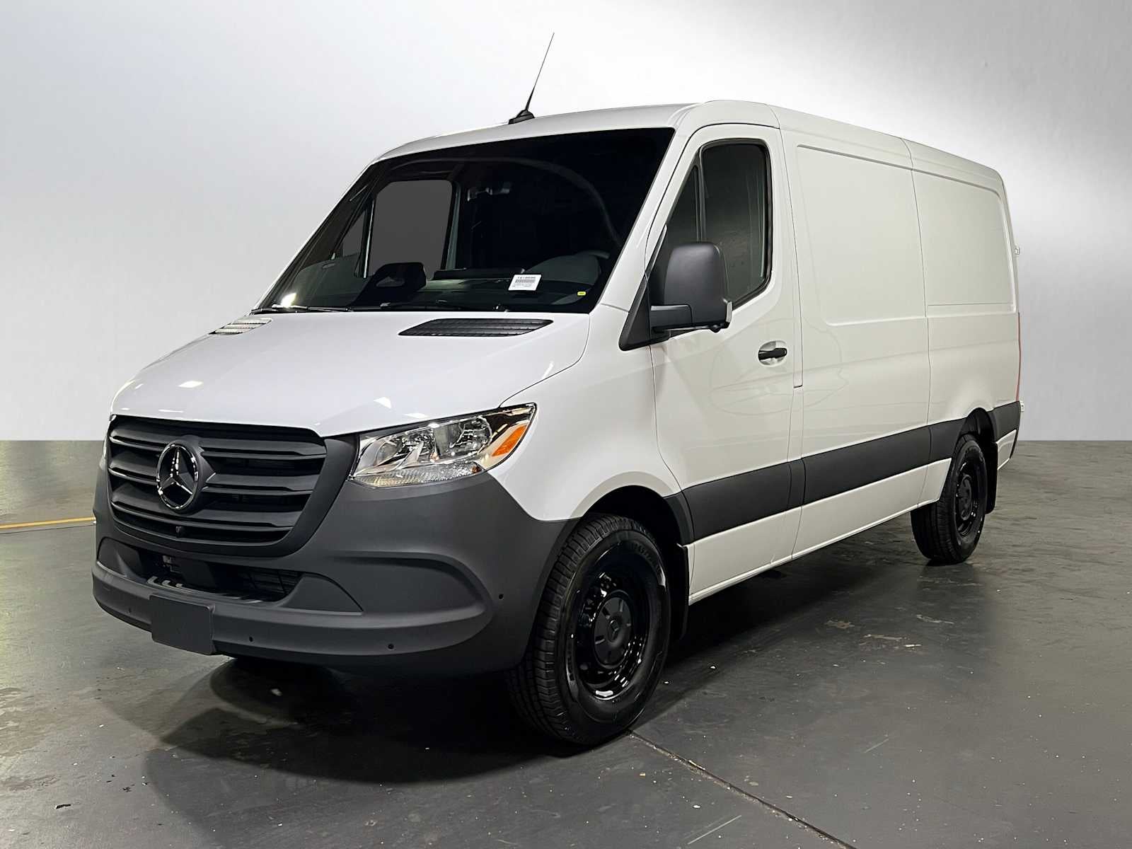 2026 Mercedes-Benz Sprinter 2500 Standard Roof I4 Diesel 144 RWD