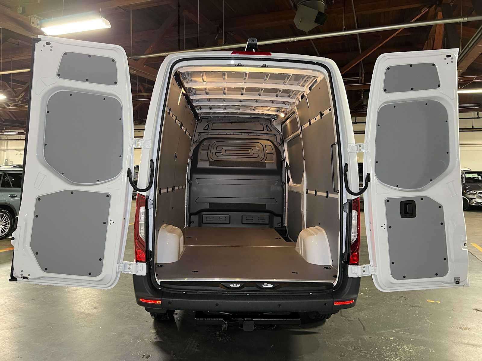 2026 Mercedes-Benz Sprinter Cargo 2500 Standard Roof I4 Diesel 144 RWD