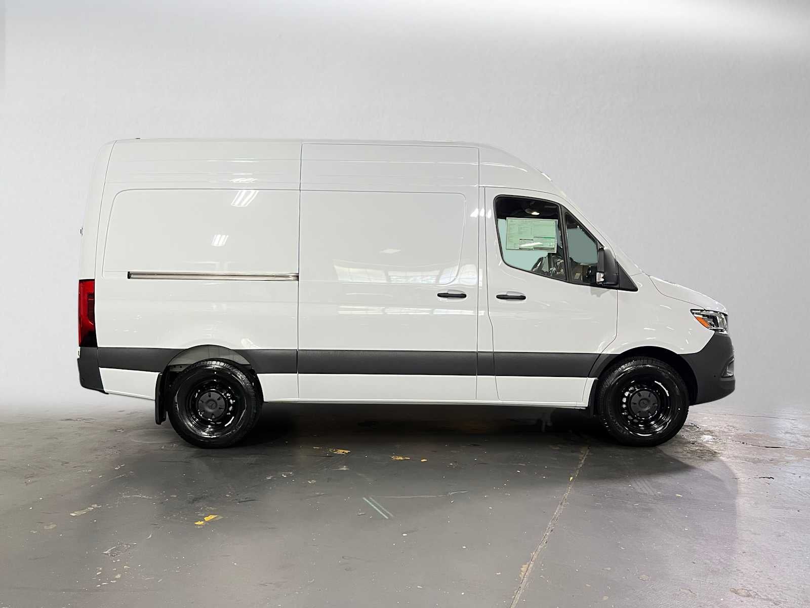 2026 Mercedes-Benz Sprinter Cargo 2500 Standard Roof I4 Diesel 144 RWD