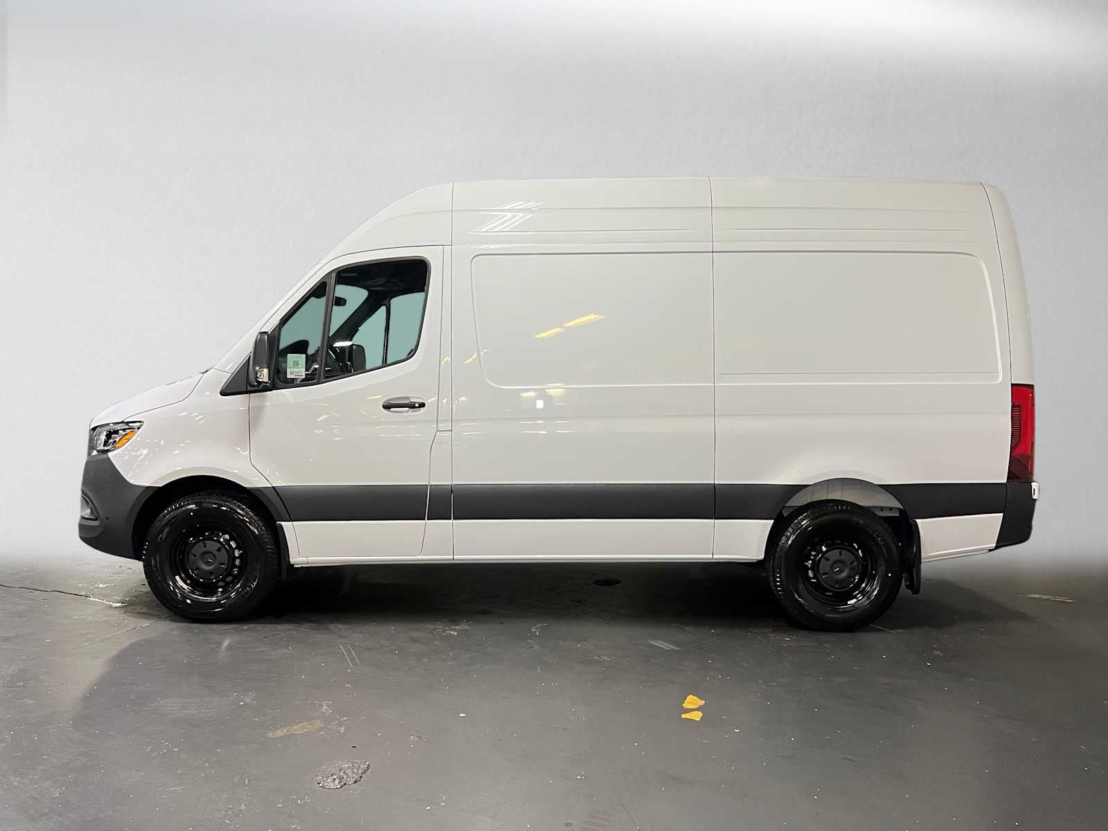 2026 Mercedes-Benz Sprinter Cargo 2500 Standard Roof I4 Diesel 144 RWD