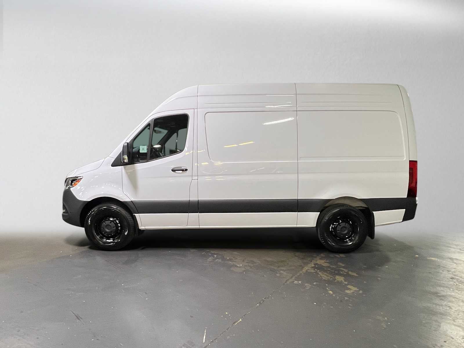 2026 Mercedes-Benz Sprinter Cargo 2500 Standard Roof I4 Diesel 144 RWD