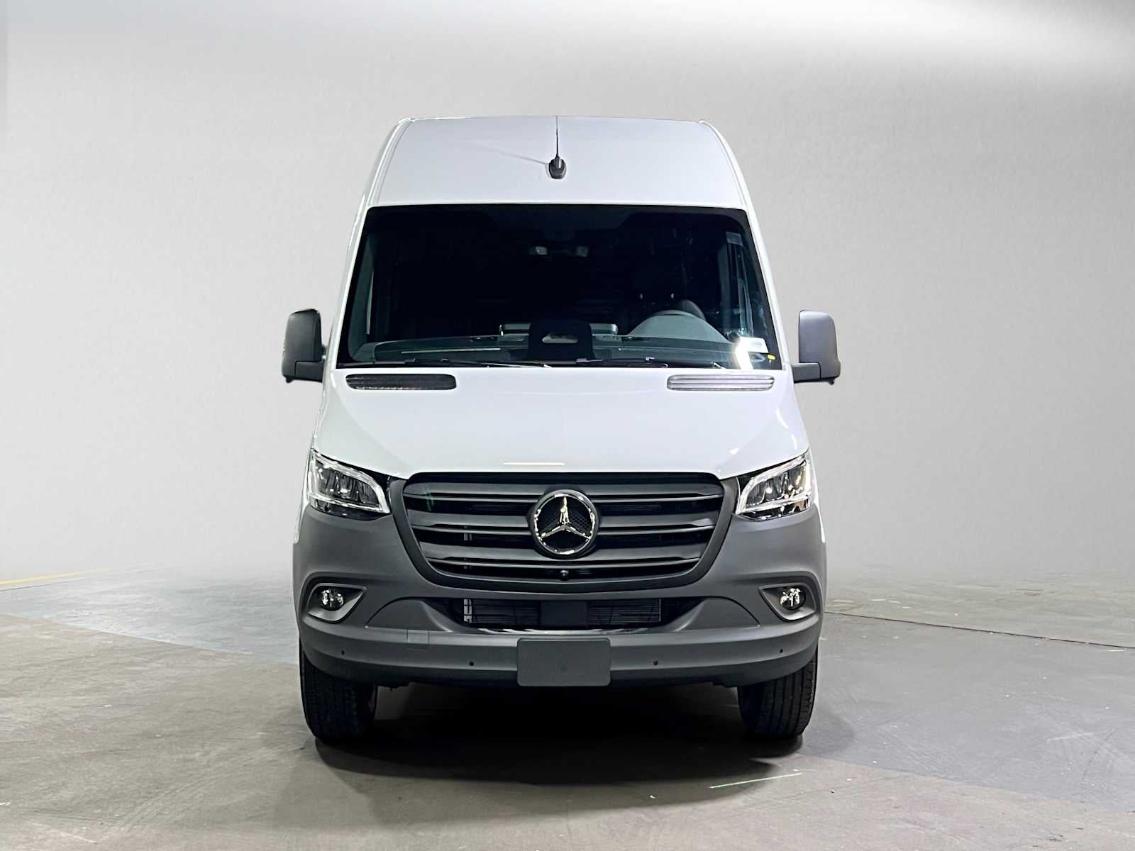 2026 Mercedes-Benz Sprinter Cargo 2500 Standard Roof I4 Diesel 144 RWD