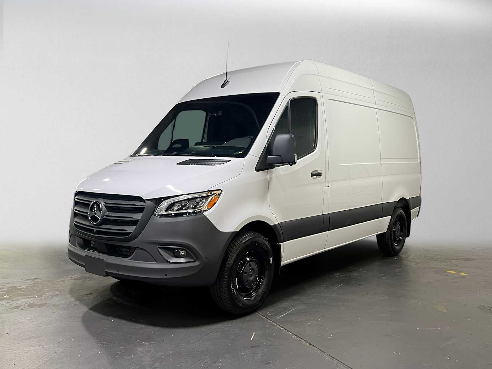 2026 Mercedes-Benz Sprinter Cargo 2500 Standard Roof I4 Diesel 144 RWD