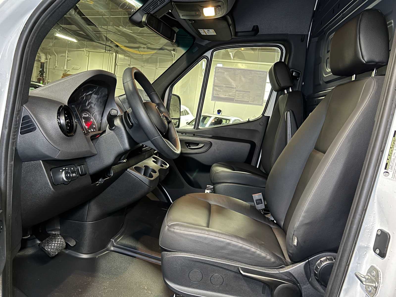 2025 Mercedes-Benz Sprinter Cargo Van 2500 Standard Roof I4 Diesel 144" RWD