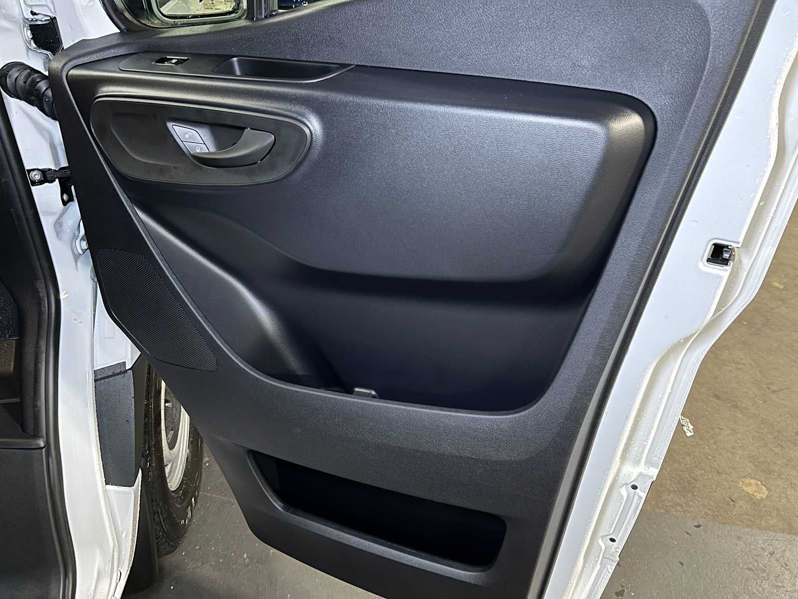 2025 Mercedes-Benz Sprinter Cargo Van 2500 Standard Roof I4 Diesel 144" RWD