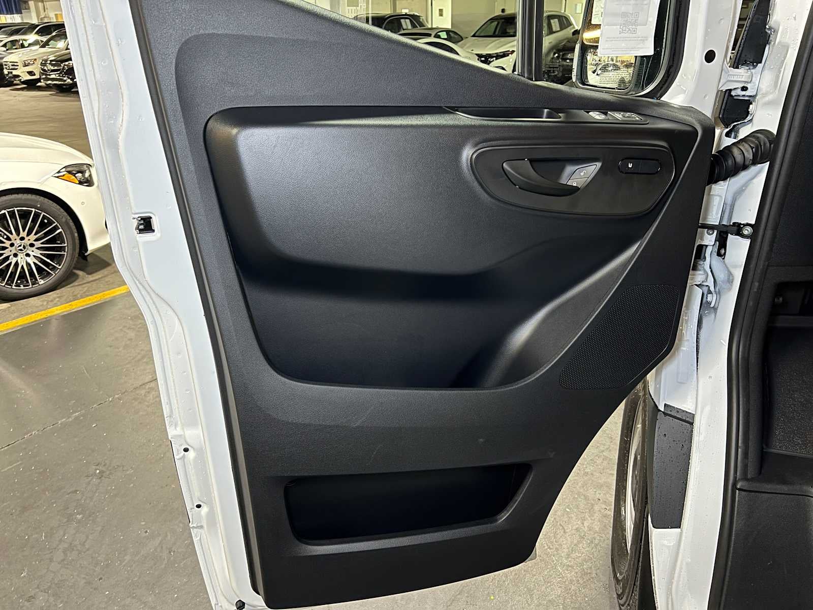 2025 Mercedes-Benz Sprinter Cargo Van 2500 Standard Roof I4 Diesel 144" RWD