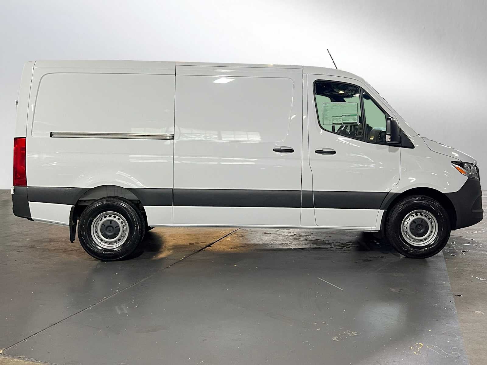 2025 Mercedes-Benz Sprinter Cargo Van 2500 Standard Roof I4 Diesel 144" RWD