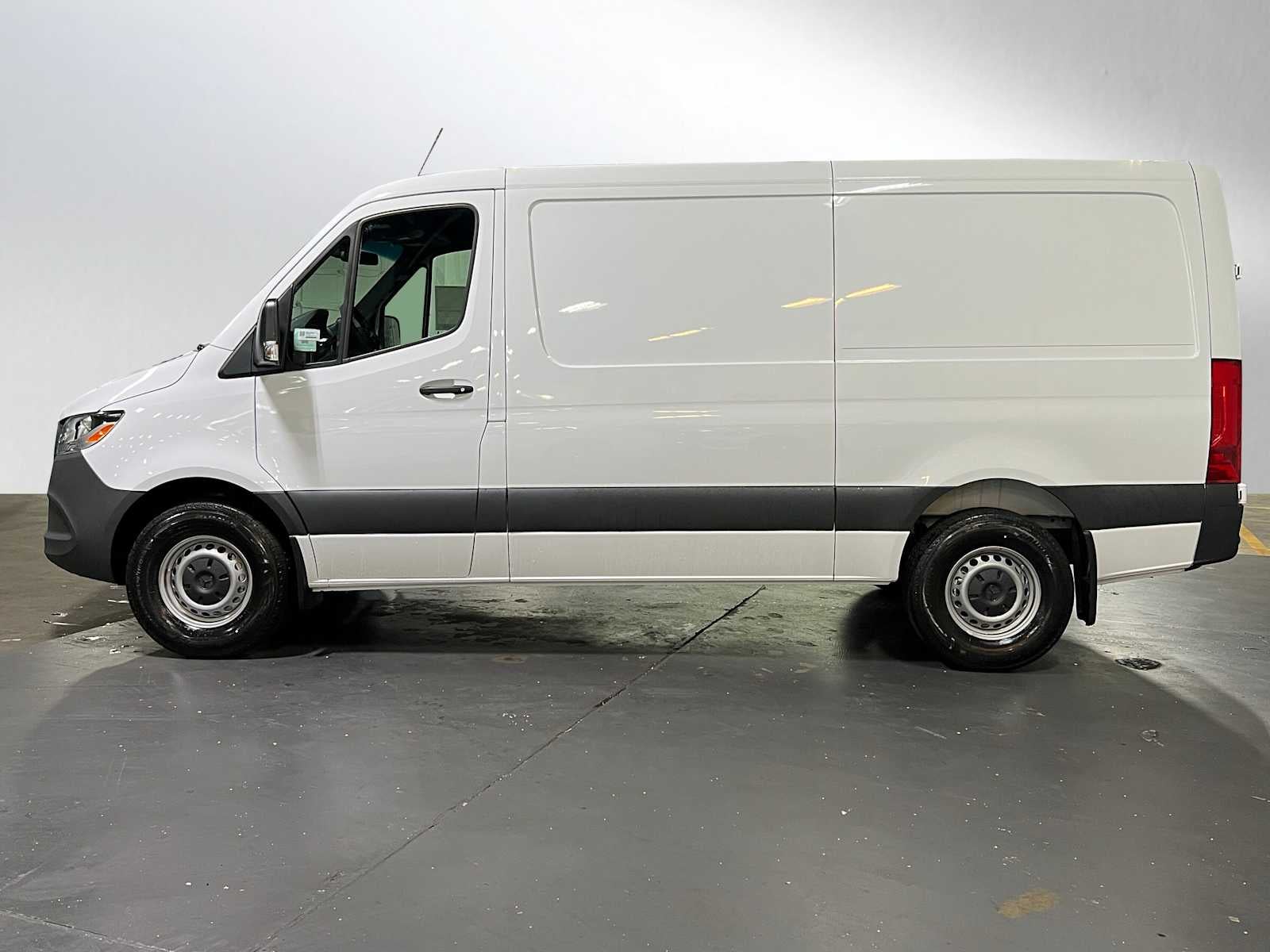2025 Mercedes-Benz Sprinter Cargo Van 2500 Standard Roof I4 Diesel 144" RWD