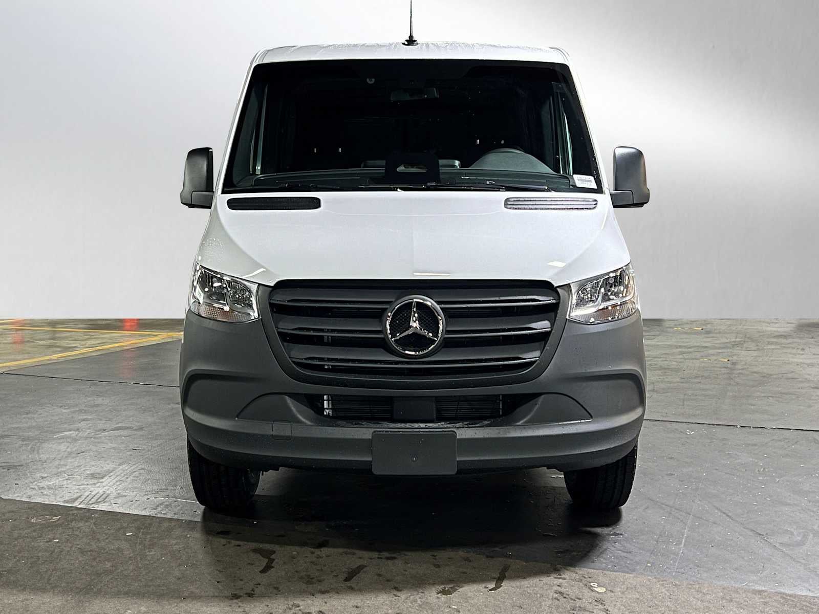 2025 Mercedes-Benz Sprinter Cargo Van 2500 Standard Roof I4 Diesel 144" RWD