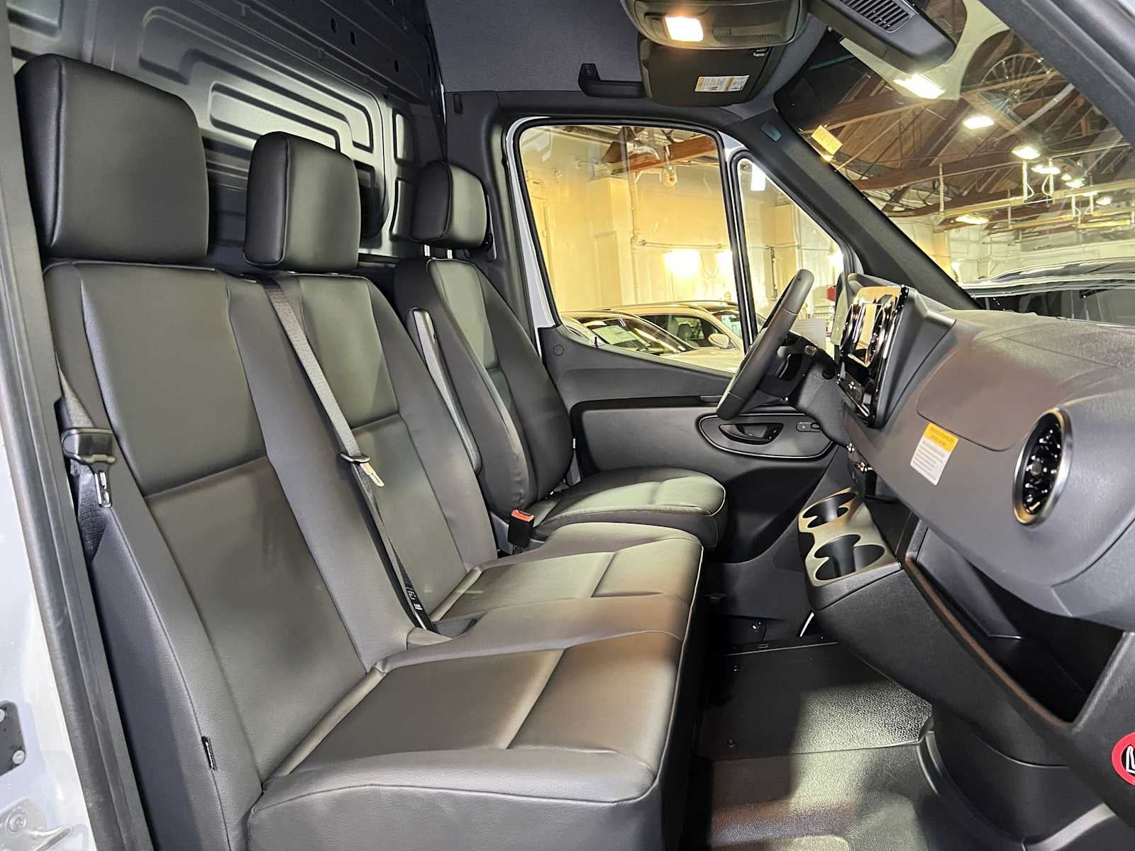 2026 Mercedes-Benz Sprinter Cargo 2500 Standard Roof I4 Diesel 144 RWD