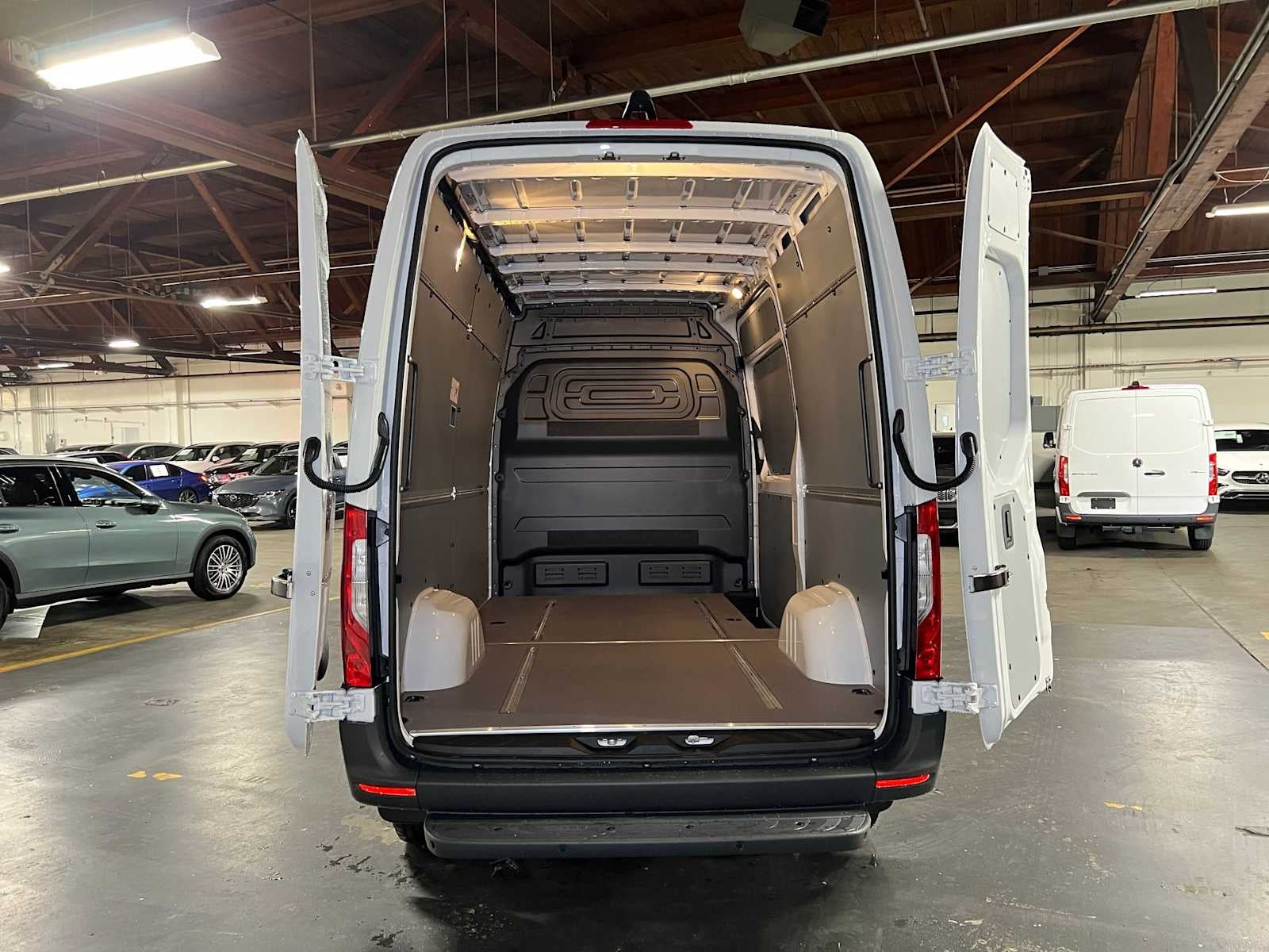 2026 Mercedes-Benz Sprinter Cargo 2500 Standard Roof I4 Diesel 144 RWD