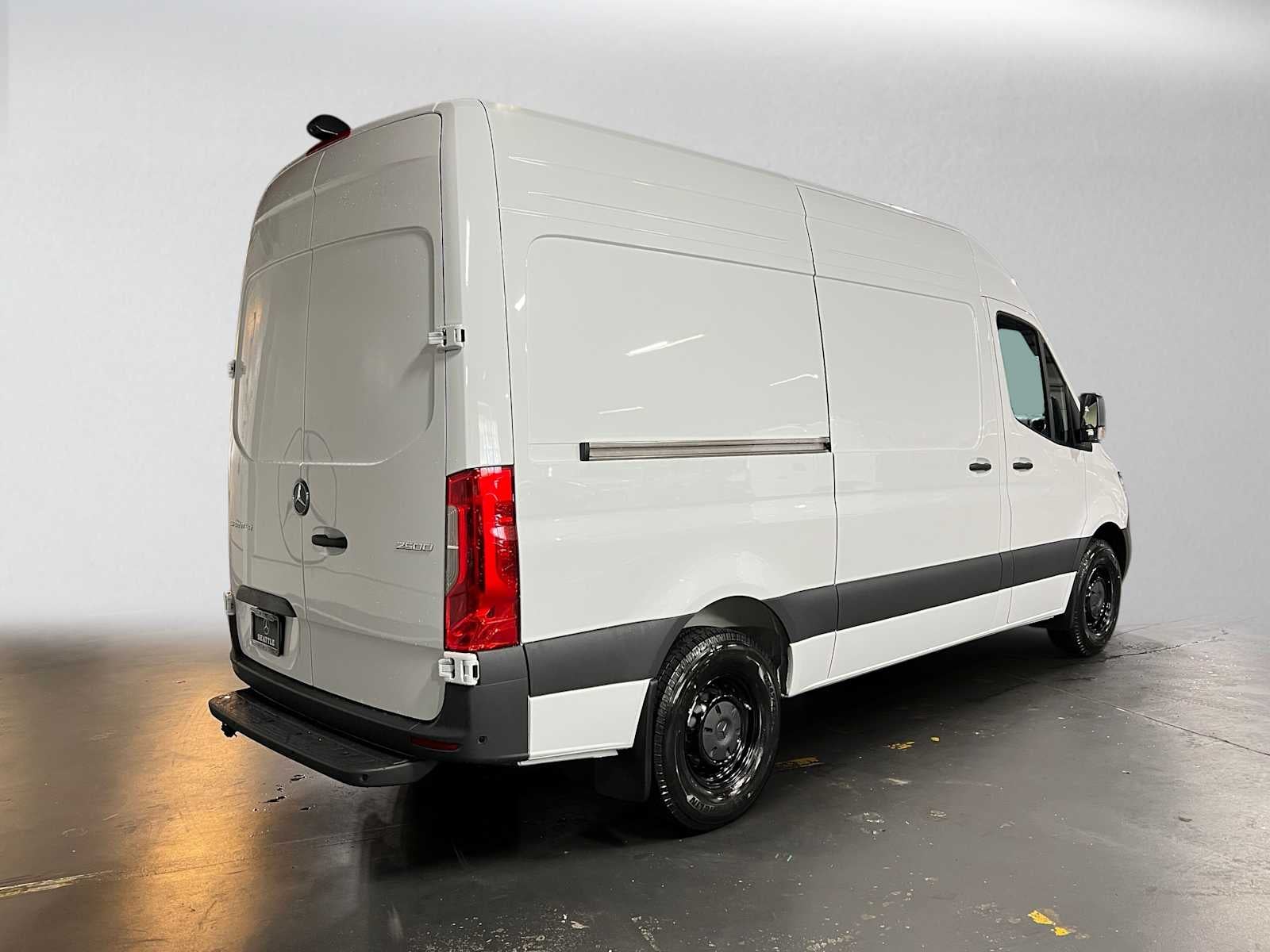 2026 Mercedes-Benz Sprinter Cargo 2500 Standard Roof I4 Diesel 144 RWD