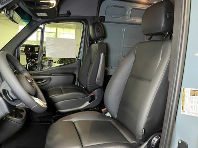 2026 Mercedes-Benz Sprinter Cargo 2500 Standard Roof I4 Diesel 144 RWD