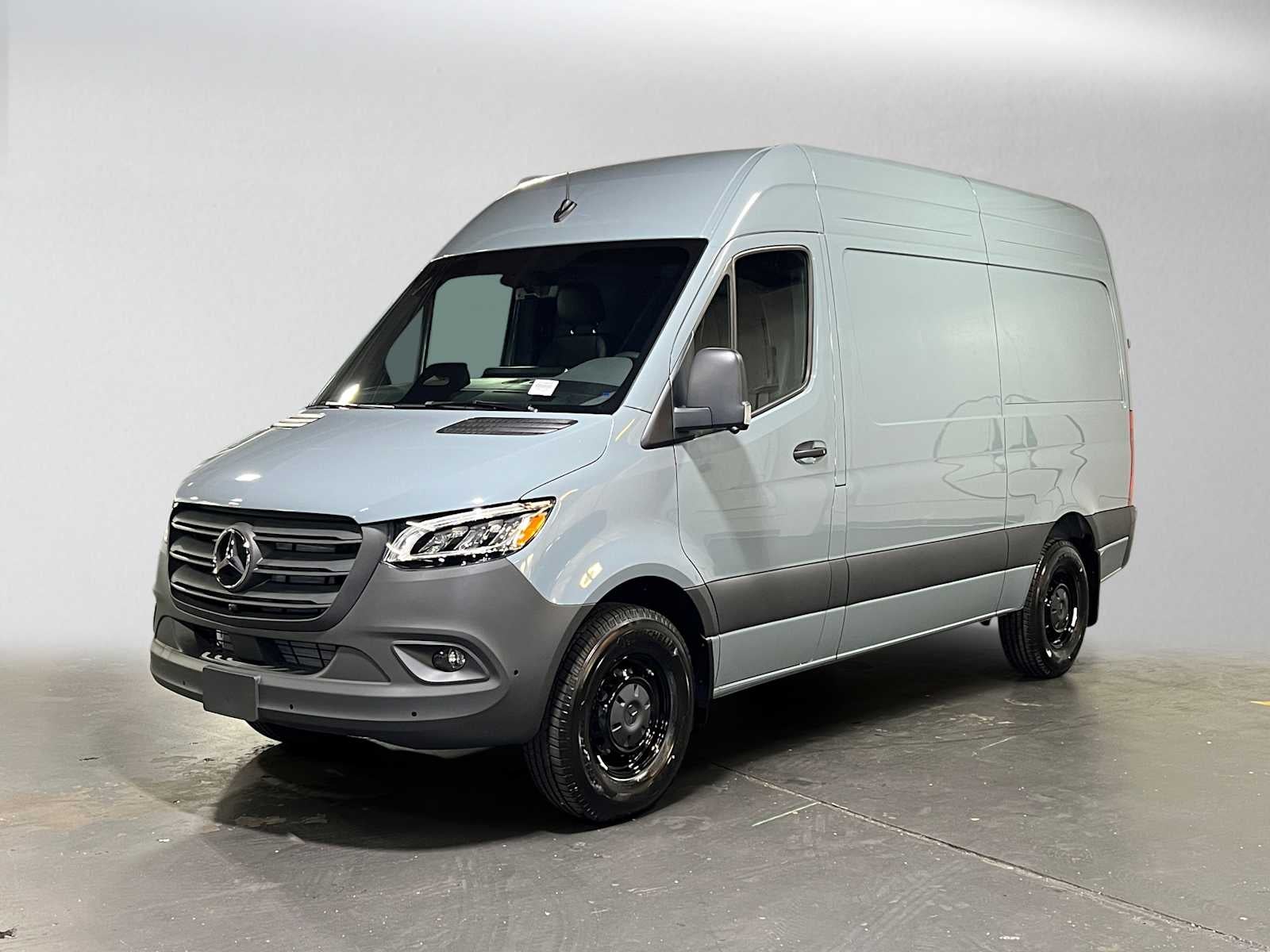 2026 Mercedes-Benz Sprinter Cargo 2500 Standard Roof I4 Diesel 144 RWD