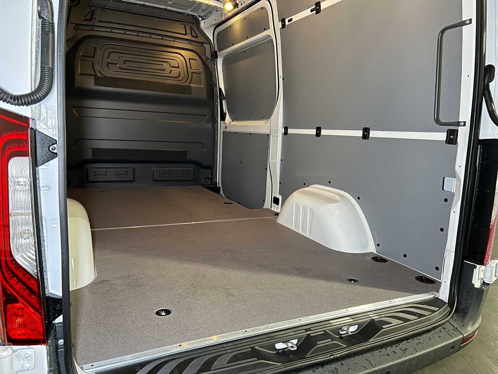 2026 Mercedes-Benz Sprinter 2500 Standard Roof I4 Diesel 144 RWD
