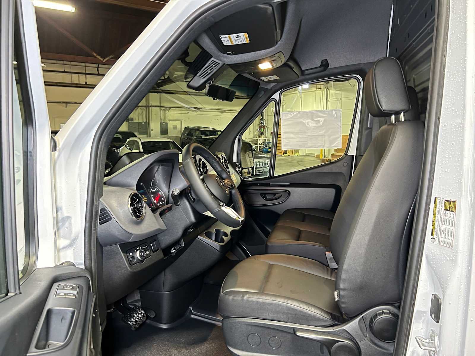 2026 Mercedes-Benz Sprinter 2500 Standard Roof I4 Diesel 144 RWD