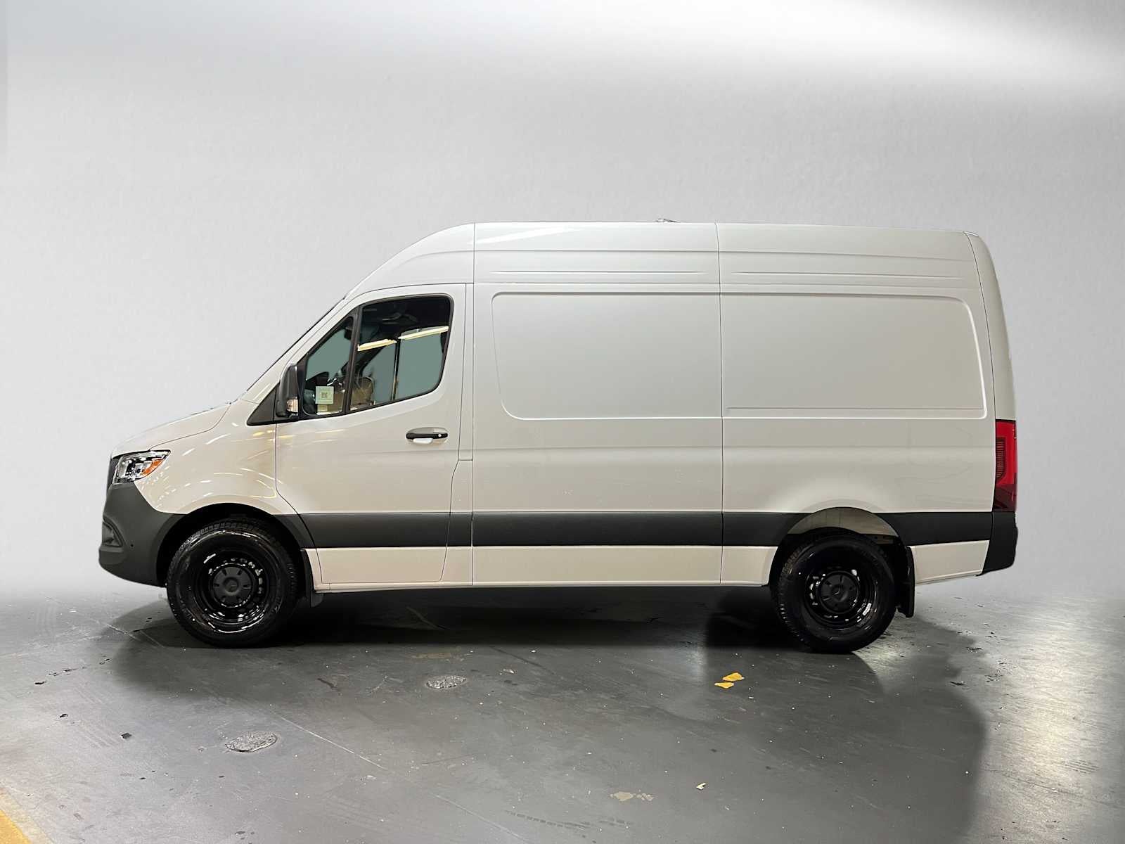 2026 Mercedes-Benz Sprinter 2500 Standard Roof I4 Diesel 144 RWD