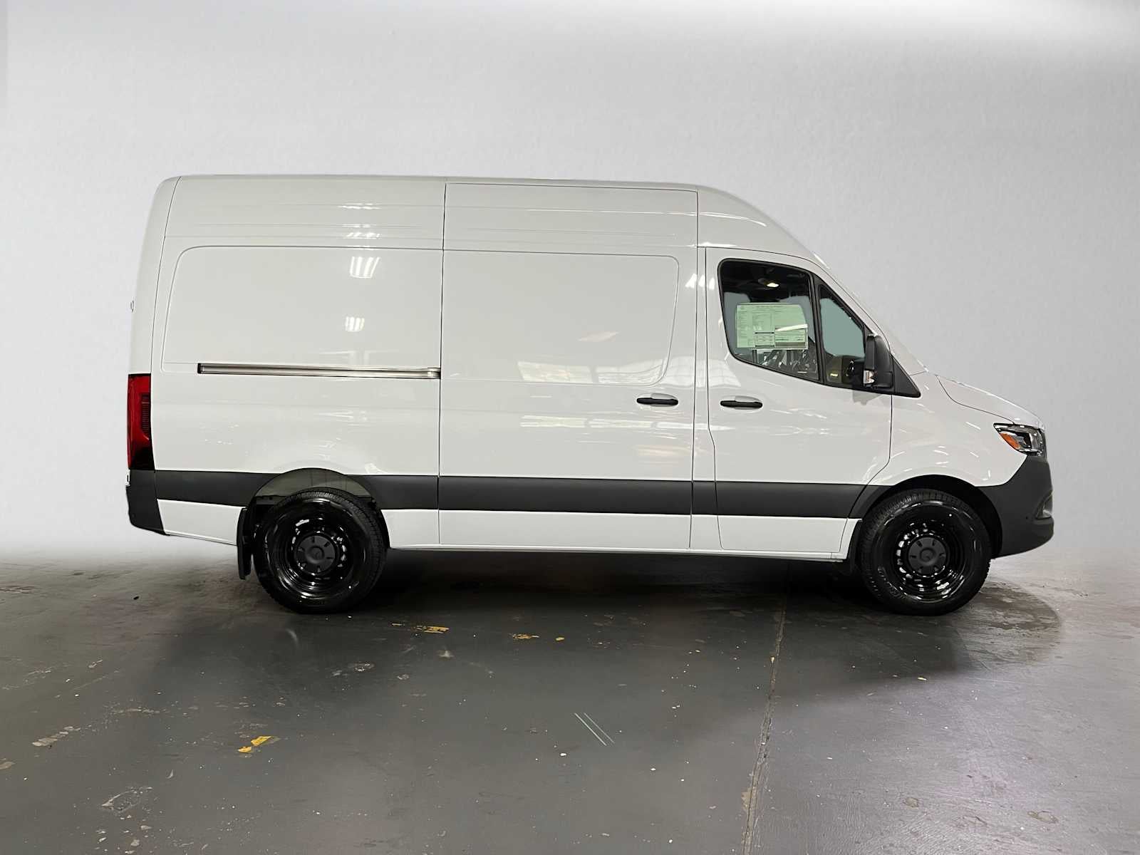 2026 Mercedes-Benz Sprinter Cargo 2500 Standard Roof I4 Diesel 144 RWD