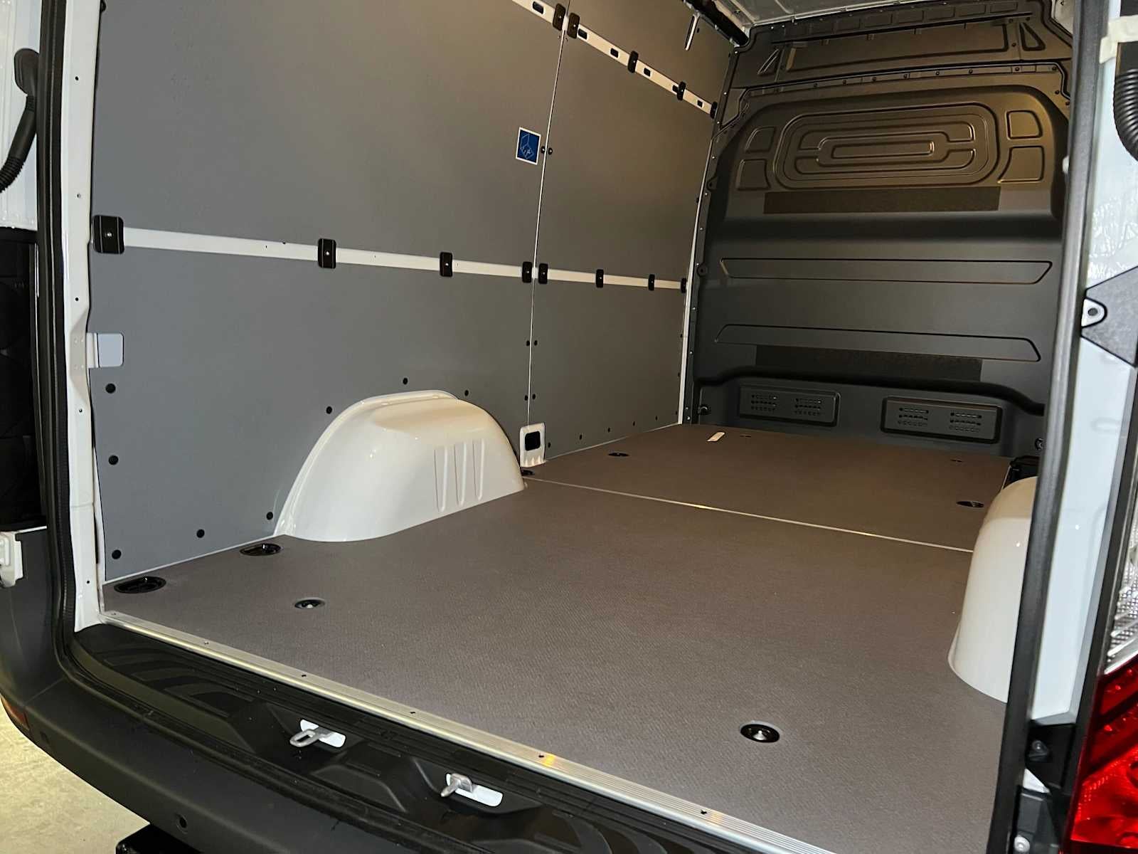 2026 Mercedes-Benz Sprinter Cargo 2500 Standard Roof I4 Diesel 144 RWD