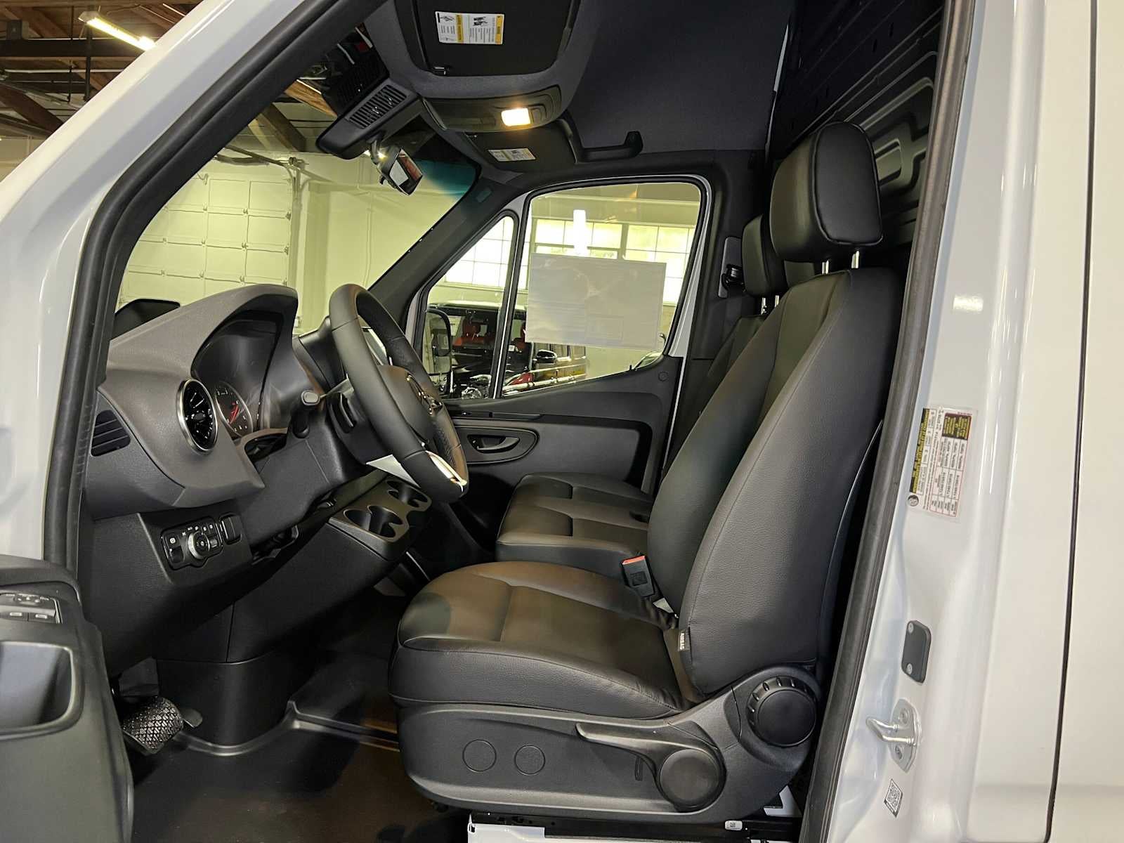2026 Mercedes-Benz Sprinter Cargo 2500 Standard Roof I4 Diesel 144 RWD