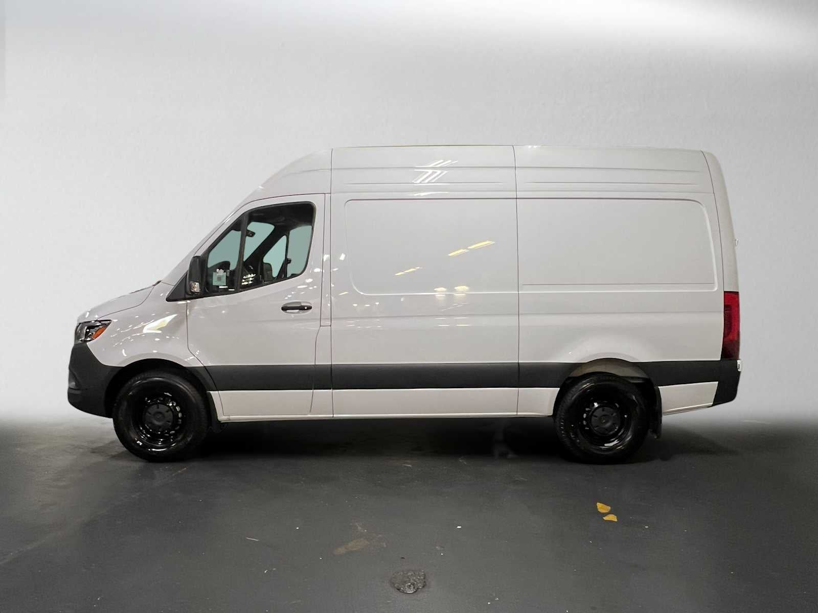 2026 Mercedes-Benz Sprinter Cargo 2500 Standard Roof I4 Diesel 144 RWD