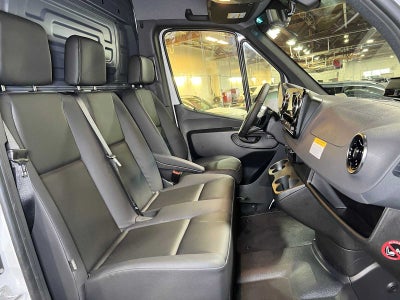 2026 Mercedes-Benz Sprinter Cargo 2500 Standard Roof I4 Diesel 144 RWD