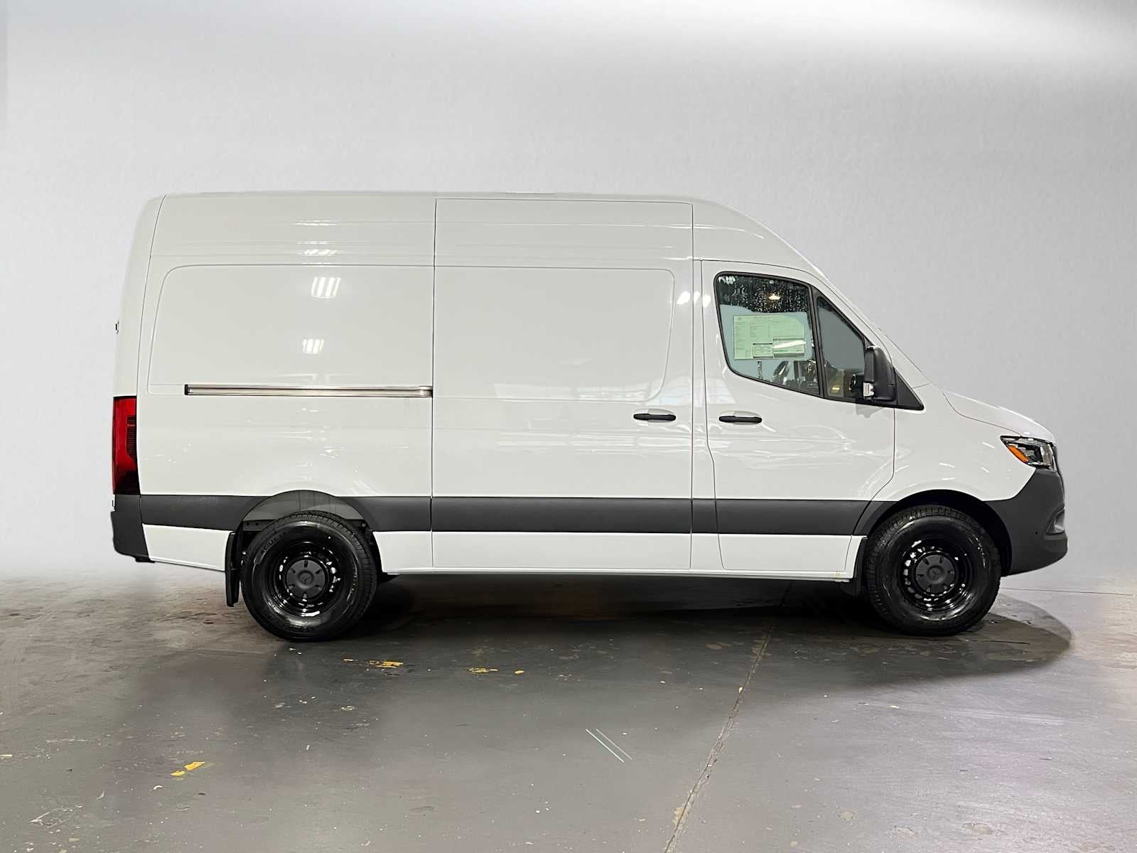 2026 Mercedes-Benz Sprinter Cargo 2500 Standard Roof I4 Diesel 144 RWD
