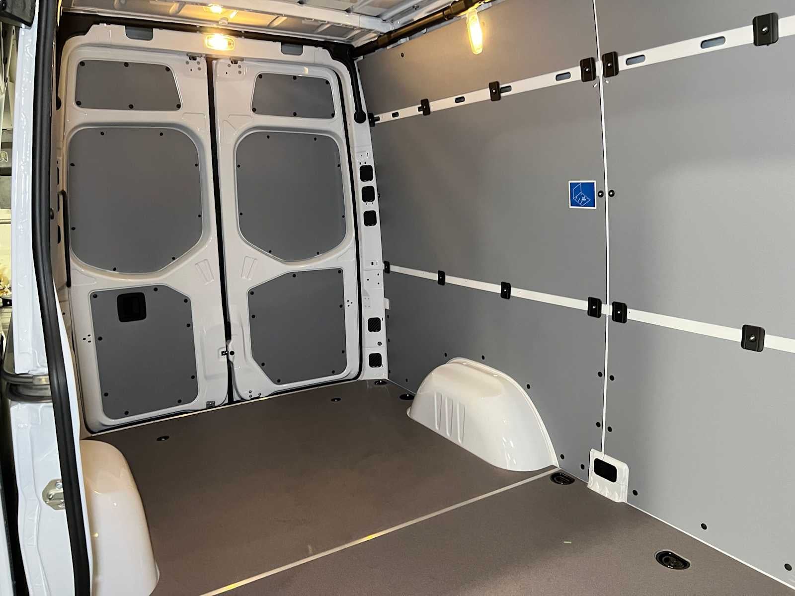 2026 Mercedes-Benz Sprinter Cargo 2500 Standard Roof I4 Diesel 144 RWD