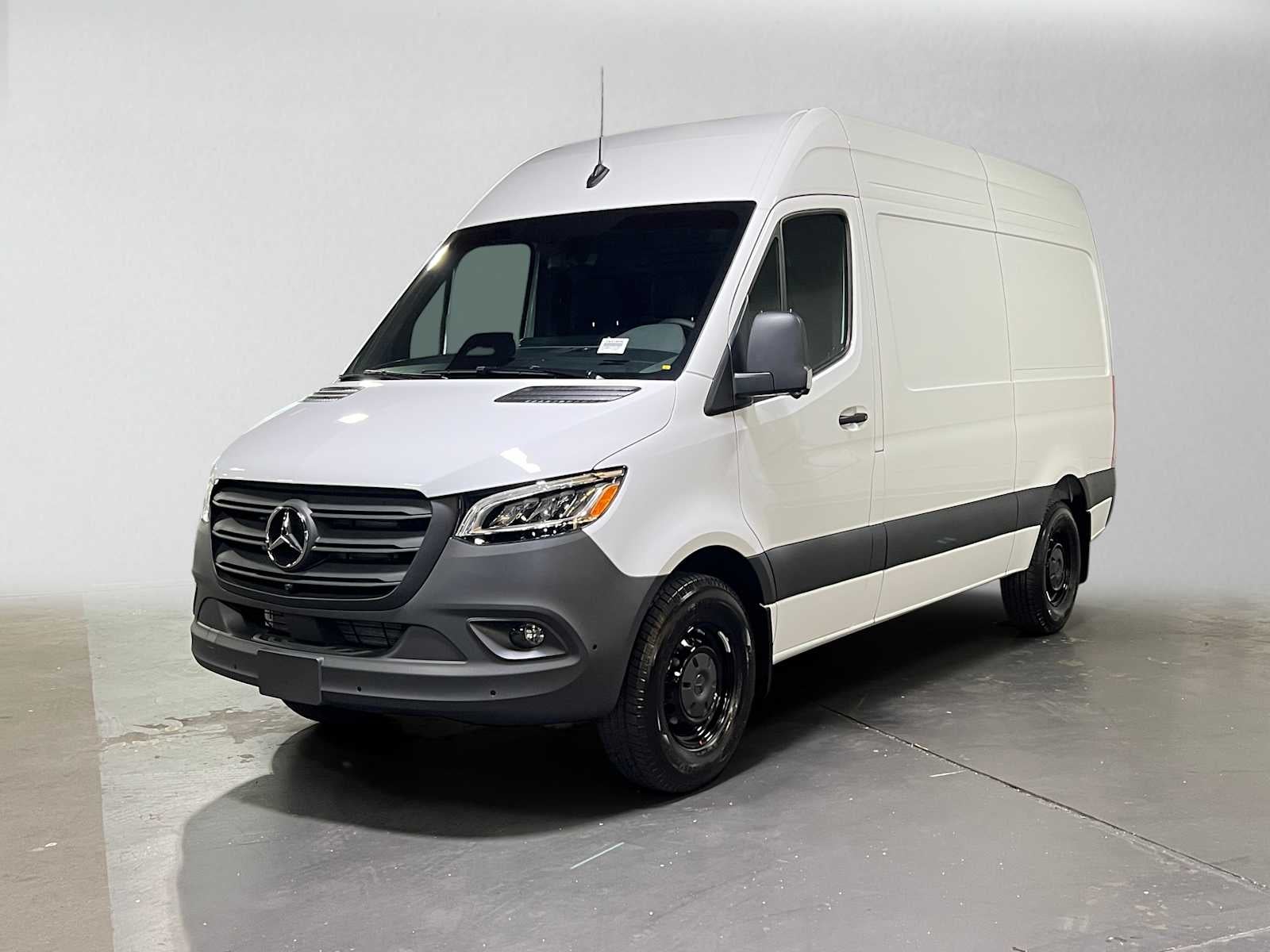 2026 Mercedes-Benz Sprinter Cargo 2500 Standard Roof I4 Diesel 144 RWD