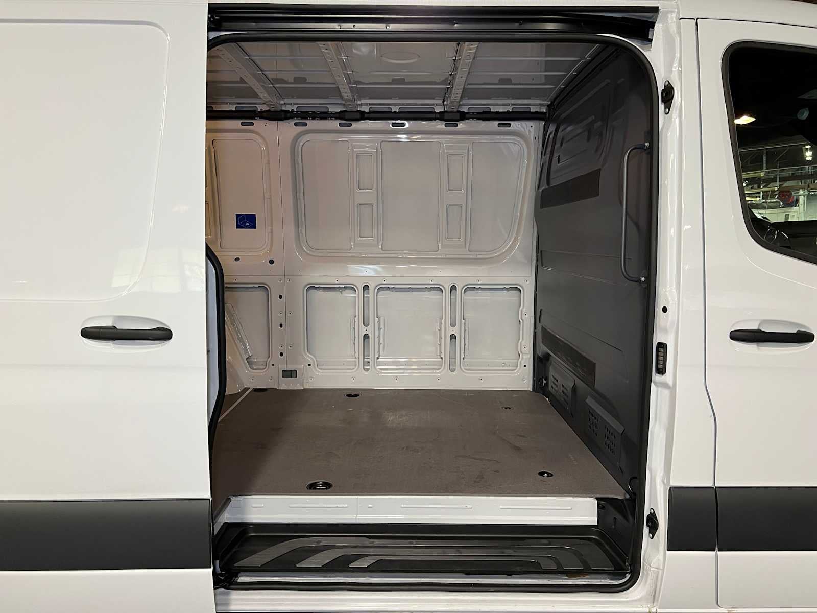 2025 Mercedes-Benz Sprinter Cargo Van 2500 Standard Roof I4 Diesel 144" RWD