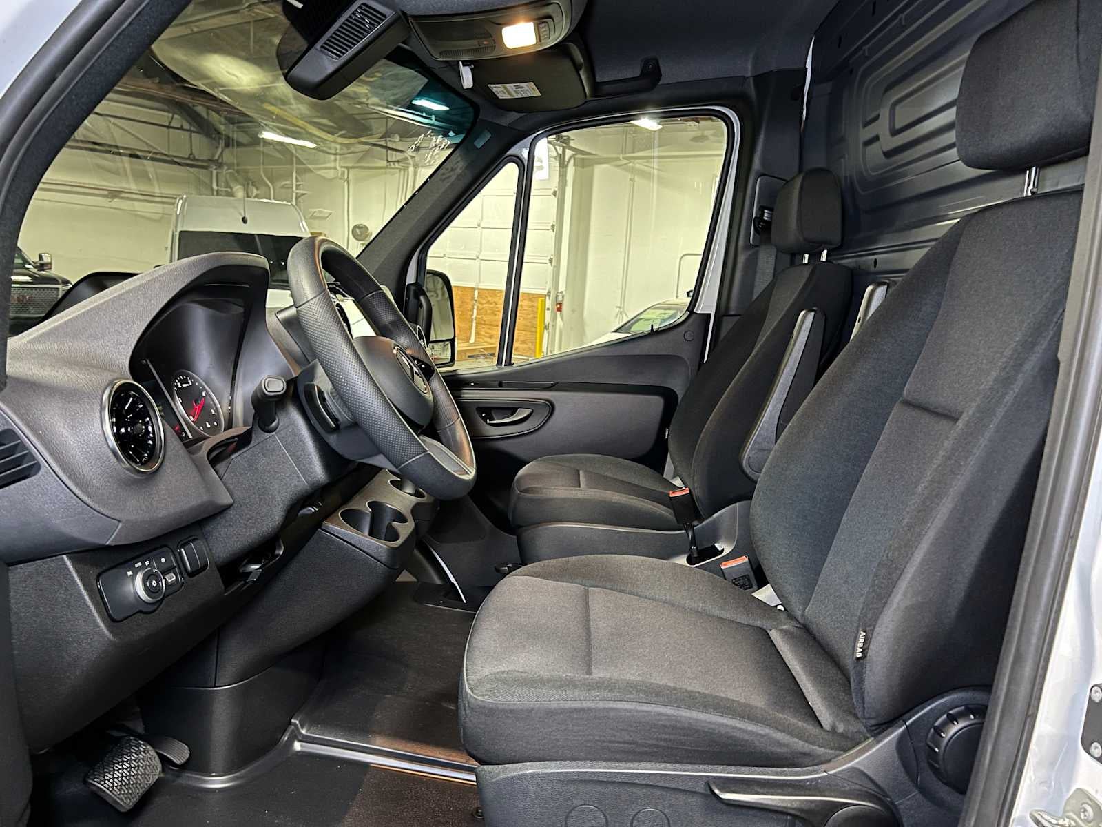 2025 Mercedes-Benz Sprinter Cargo Van 2500 Standard Roof I4 Diesel 144" RWD