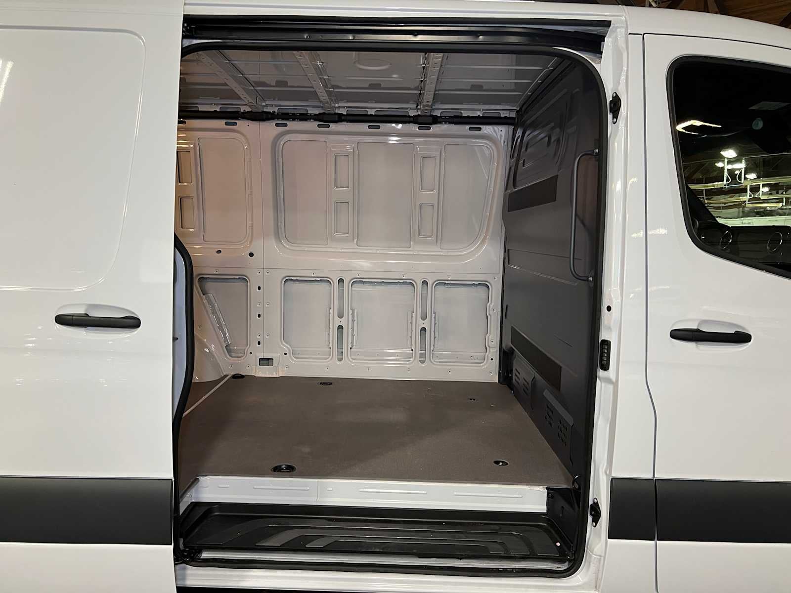 2025 Mercedes-Benz Sprinter Cargo Van 2500 Standard Roof I4 Diesel 144" RWD