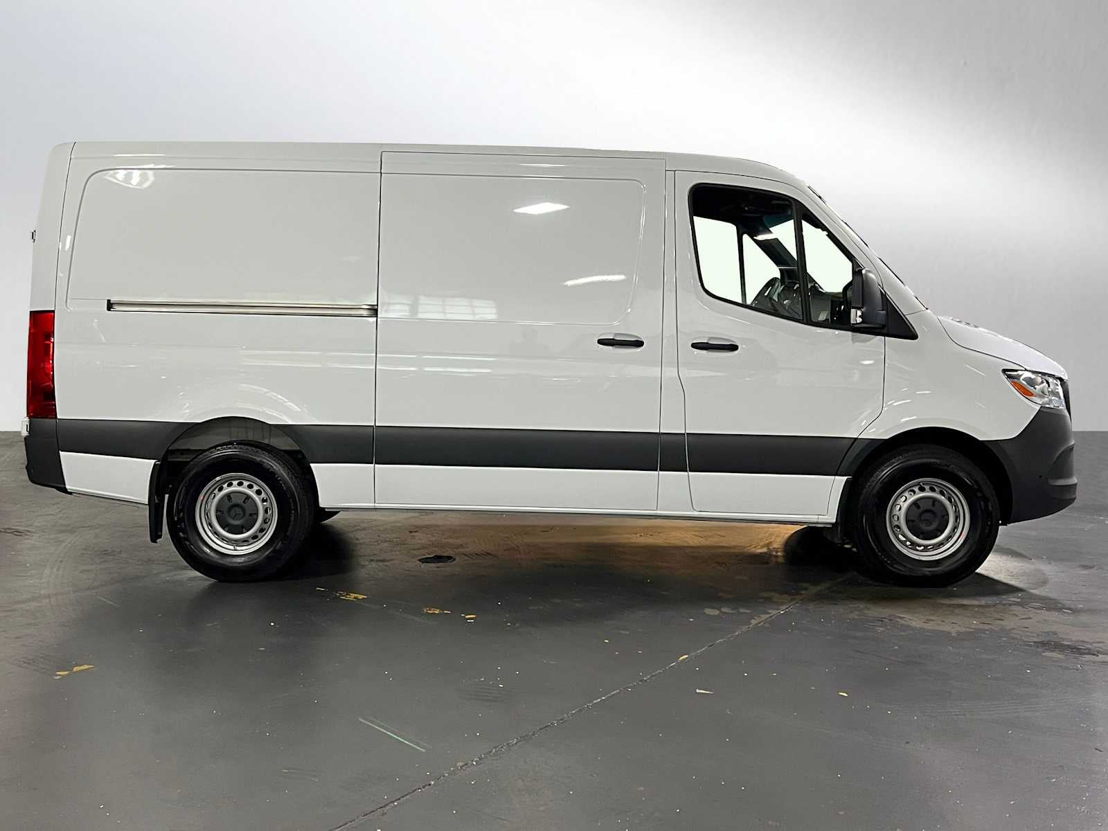 2025 Mercedes-Benz Sprinter Cargo Van 2500 Standard Roof I4 Diesel 144" RWD