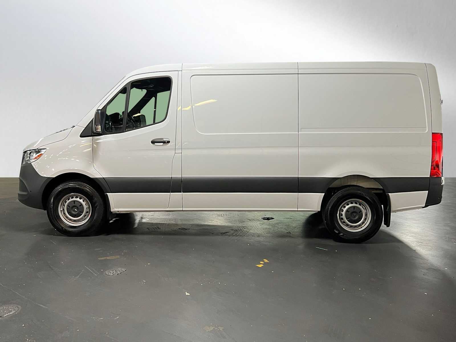 2025 Mercedes-Benz Sprinter Cargo Van 2500 Standard Roof I4 Diesel 144" RWD