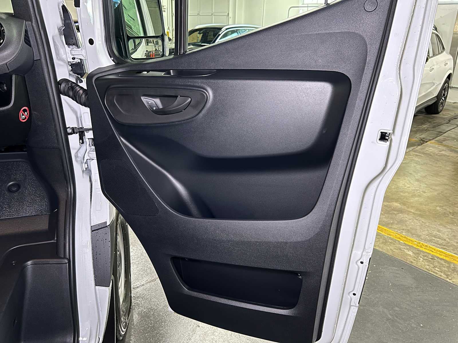 2025 Mercedes-Benz Sprinter Cargo Van 2500 Standard Roof I4 Diesel 144" RWD