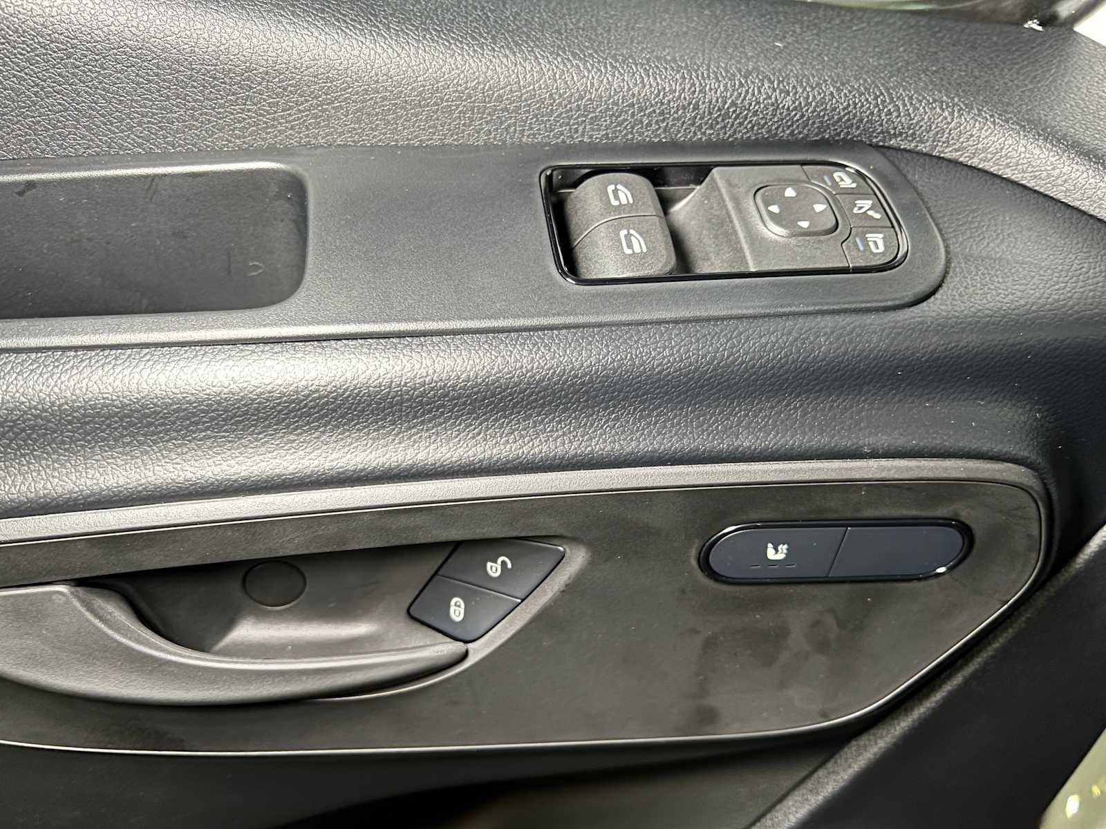 2025 Mercedes-Benz Sprinter Cargo Van 2500 Standard Roof I4 Diesel 144" RWD