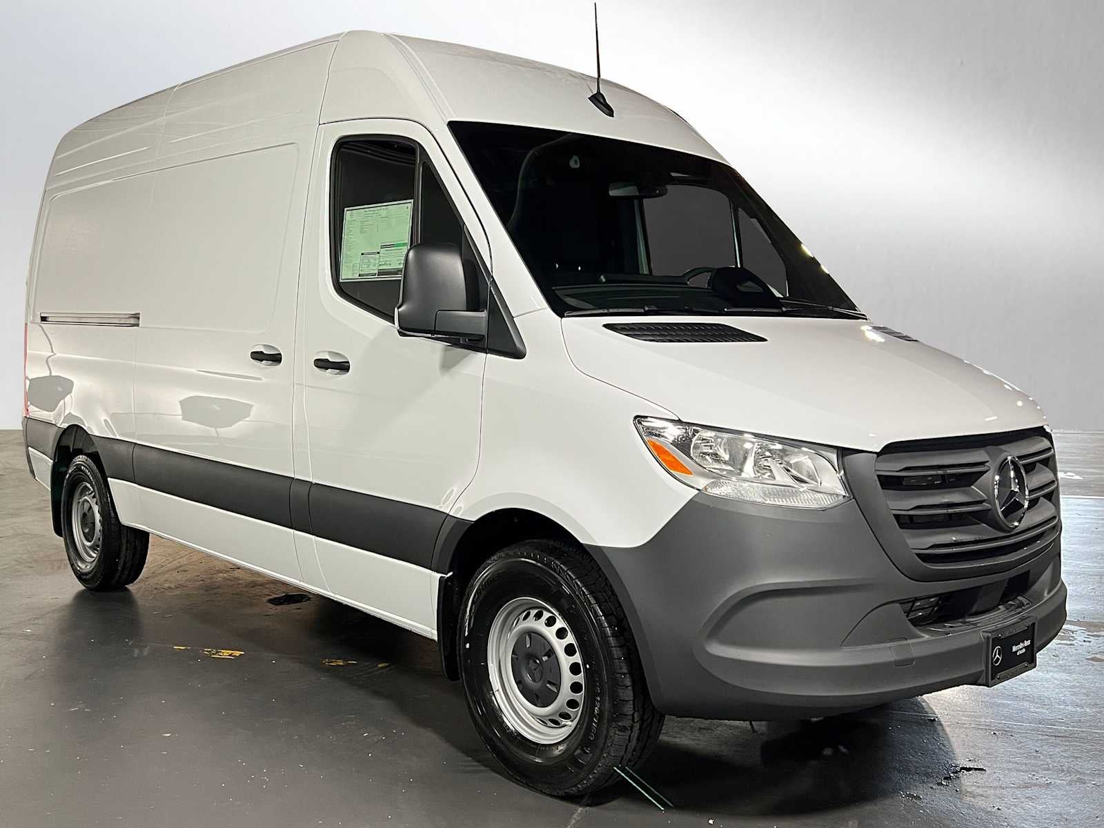 2025 Mercedes-Benz Sprinter Cargo Van 2500 Standard Roof I4 Diesel 144" RWD