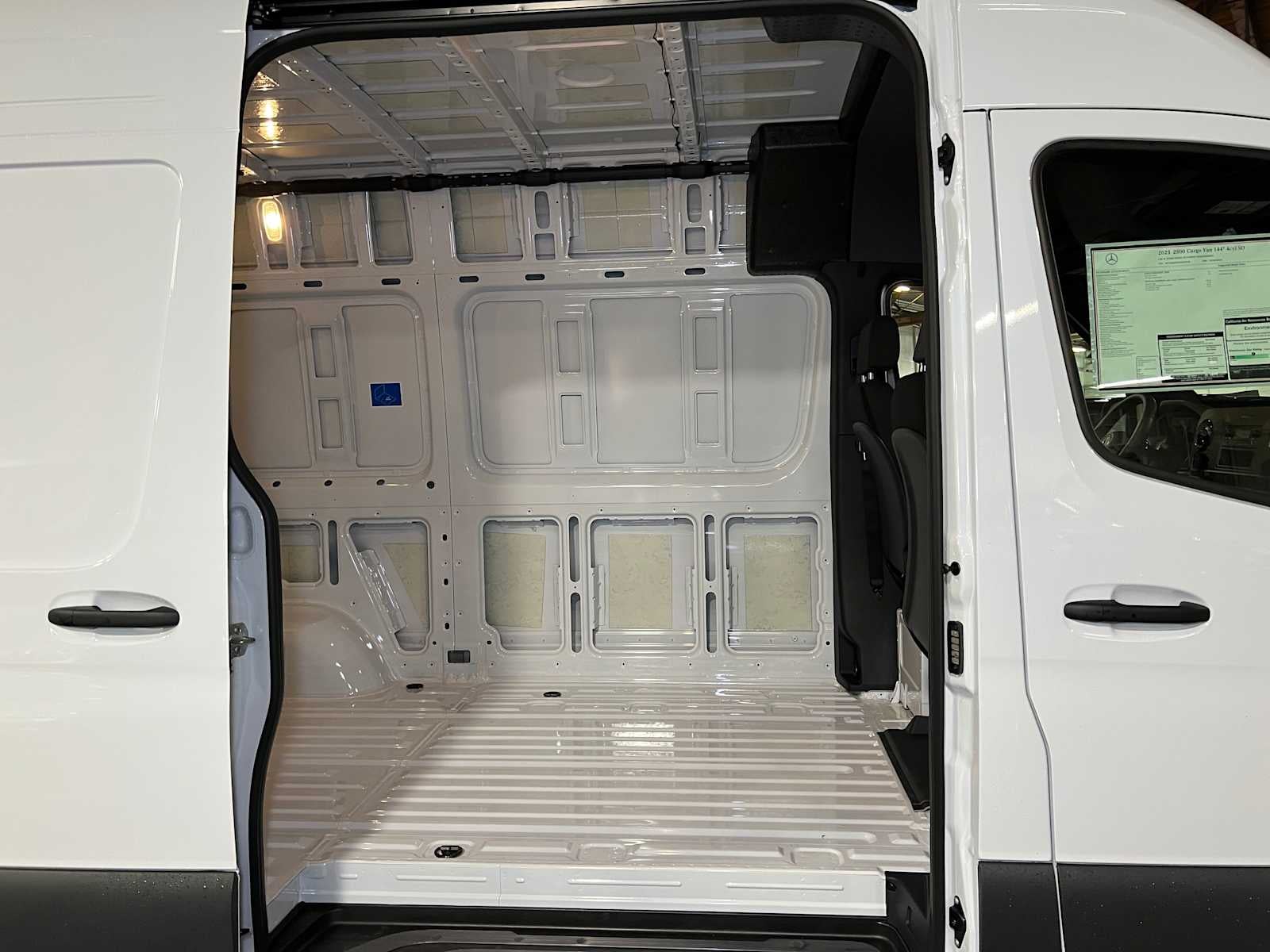 2025 Mercedes-Benz Sprinter Cargo Van 2500 Standard Roof I4 Diesel 144" RWD