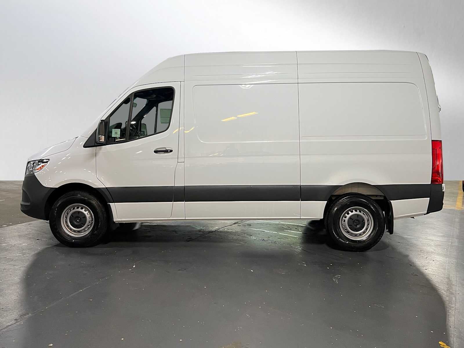 2025 Mercedes-Benz Sprinter Cargo Van 2500 Standard Roof I4 Diesel 144" RWD