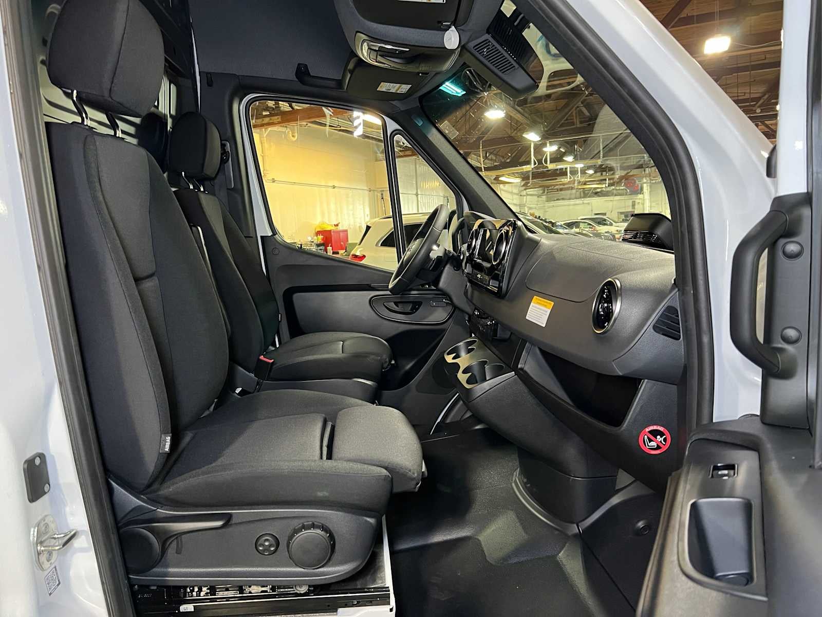 2025 Mercedes-Benz Sprinter Cargo Van 2500 Standard Roof I4 Diesel 144" RWD