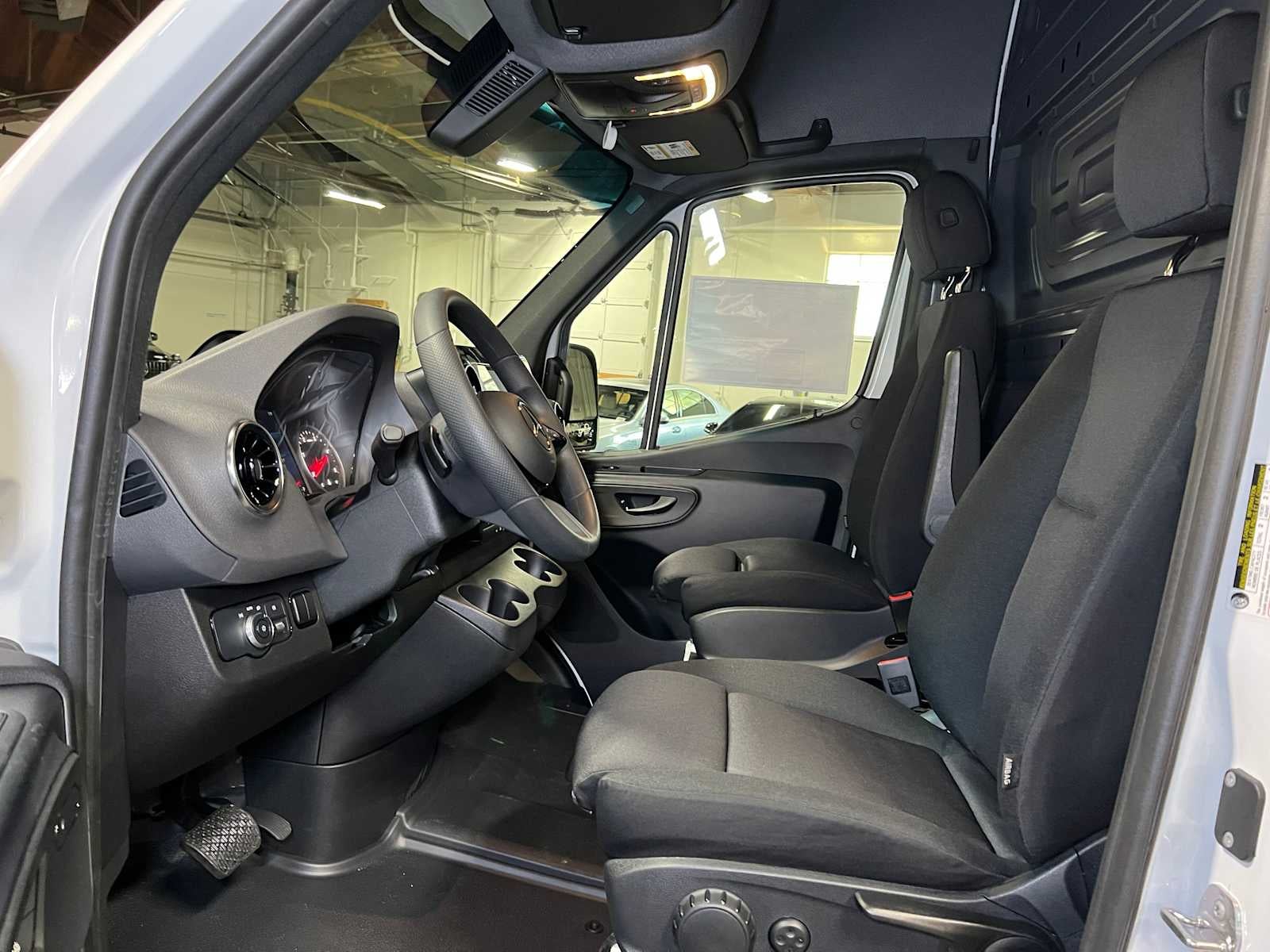 2025 Mercedes-Benz Sprinter Cargo Van 2500 Standard Roof I4 Diesel 144" RWD